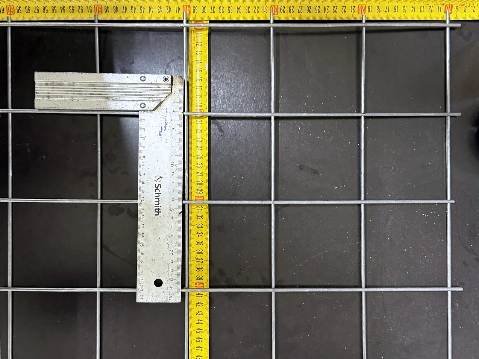 Zvárané pletivo s okom 10 × 10 cm odmerané metrom